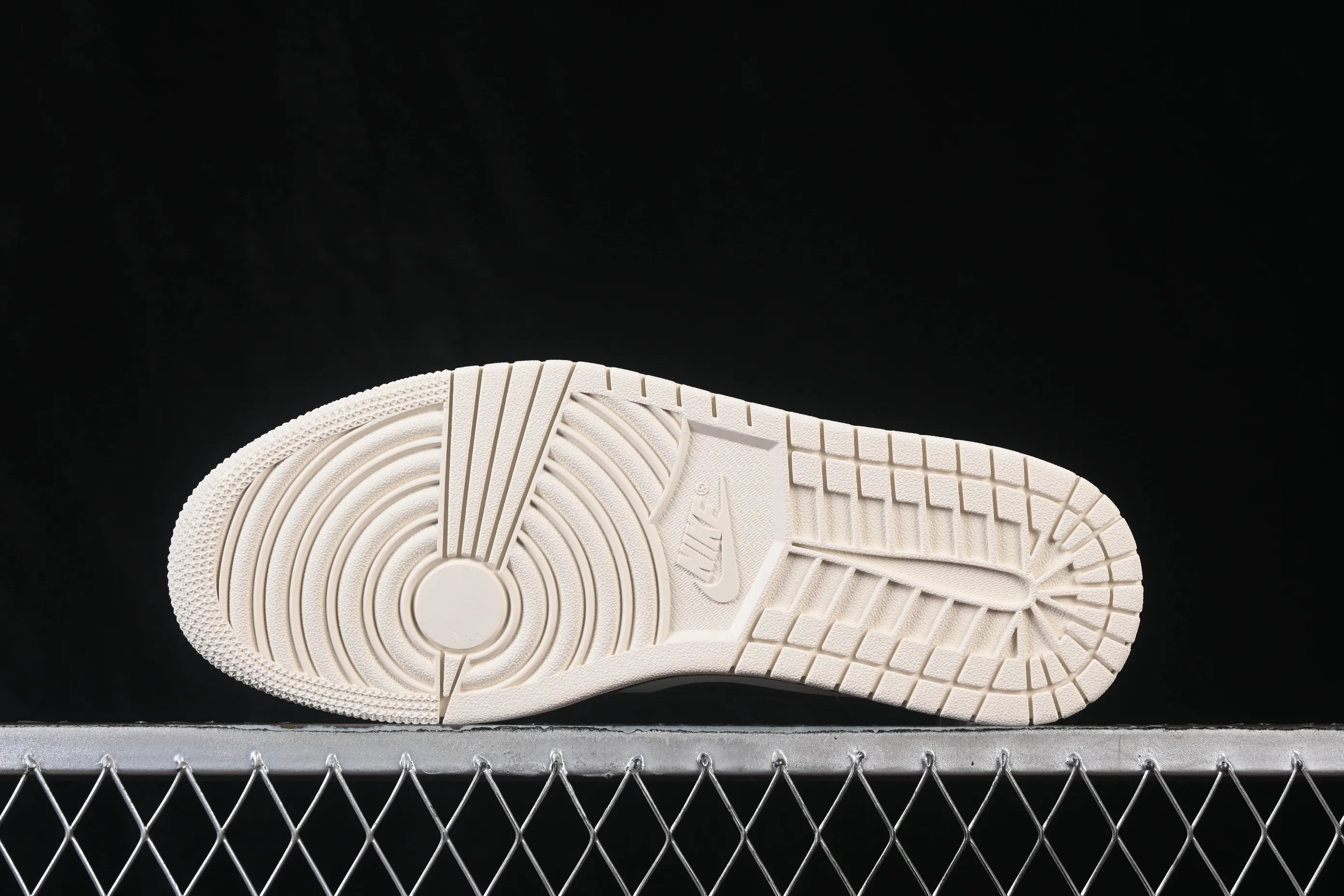 All categories Air Jordan Jordan series basketball shoes Air Jordan 1 Low Air Jordan 1 Low AJ1 Joe 1 low-top retro culture basketball shoes IV5325-133